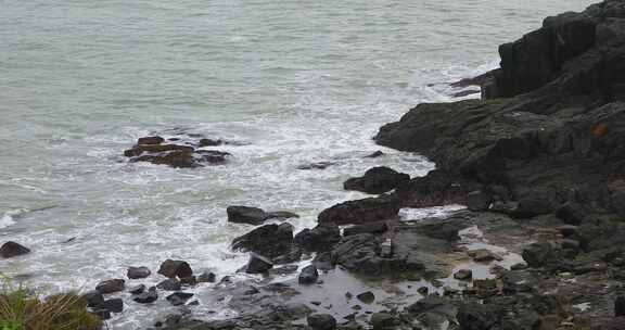 福建平潭岛礁石海浪空镜