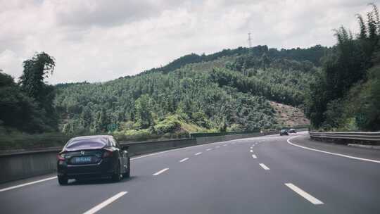 晴朗天气高速公路行车视频车内视角