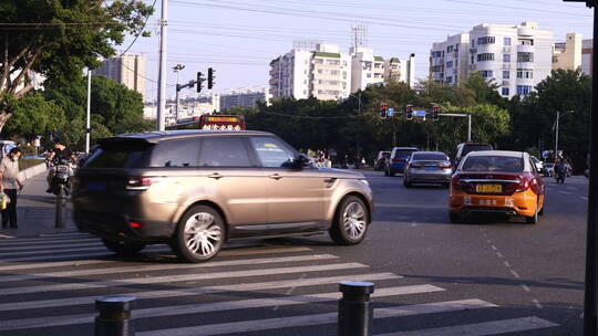 十字路口,城市街头