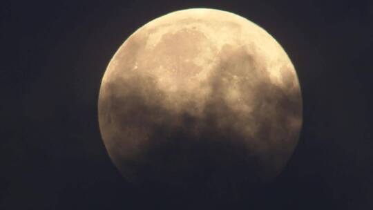 超近距离拍摄月亮的4K视频