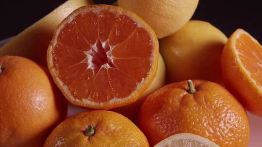 一堆柑橘