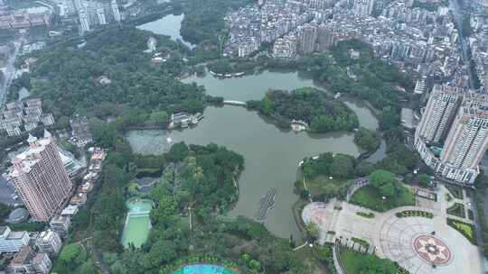 江门东湖公园航拍东湖广场阴天城市公园风光