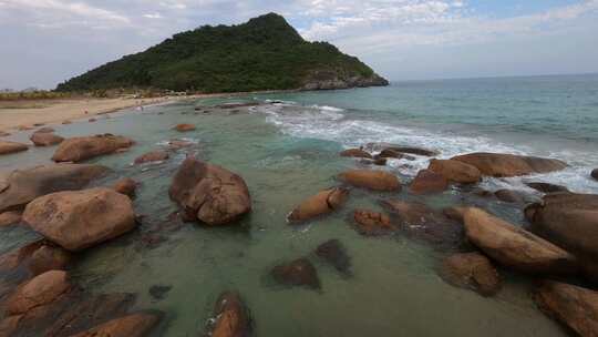 穿越机航拍4K海南三亚大海沙滩海边风景