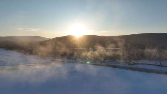 大兴安岭冰河雪林冻雾阳光