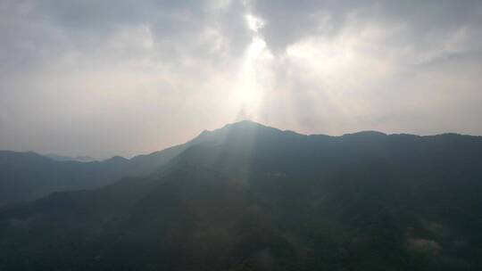 新农村大山田野森林日出日落夕阳朝阳