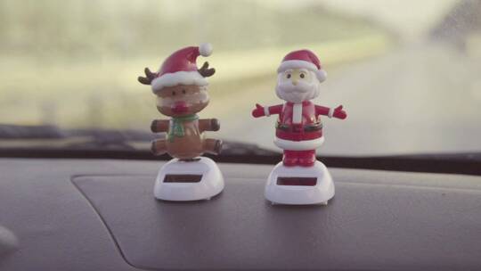 圣诞老人和驯鹿的圣诞老人和驯鹿的车饰