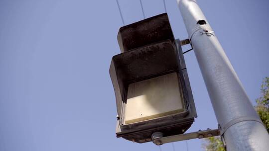 城市道路信号交通红绿灯4K视频素材模板下载