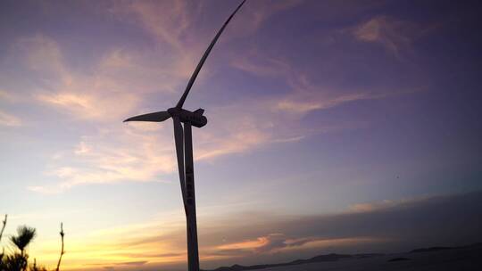 唯美风车海边傍晚夕阳晚霞泉州风车岛风车岛