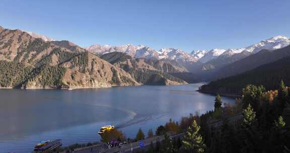 天山天池秋景航拍