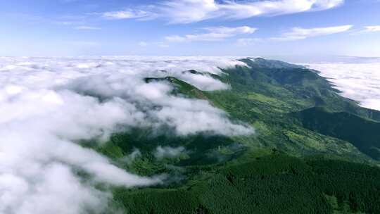 六盘山山脉云海