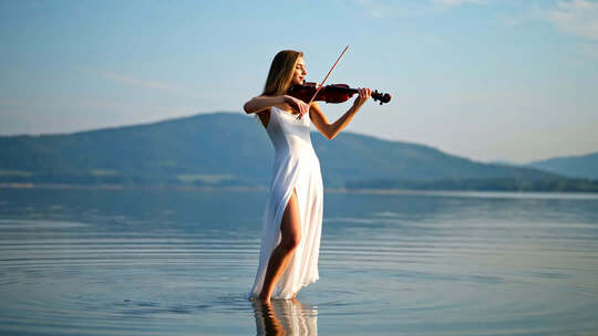 湖畔钢琴小提琴演奏