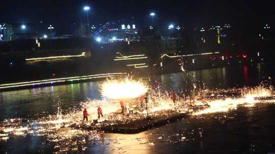 打铁花 传统表演 传统文化 节日气氛 夜景