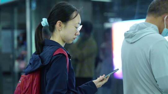 低头族看手机刷视频大合集