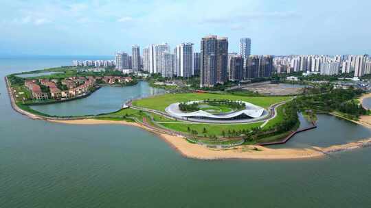 航拍海南海口海甸岛天空之山城市天际线风景