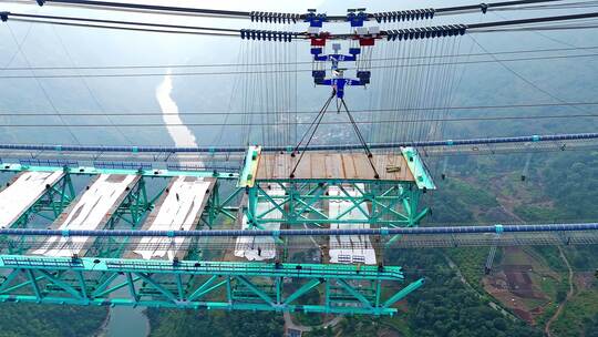 贵州花江峡谷大桥建设航拍