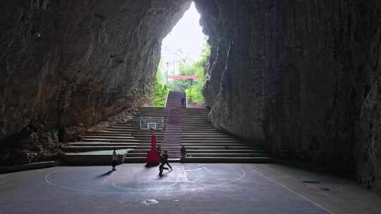 贵州 山洞篮球场 村超