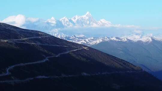 4k航拍西藏南迦巴瓦雪山全貌下到上运镜