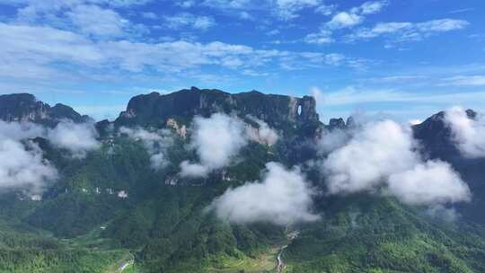 天门山云海