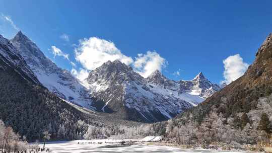 四川阿坝冬季毕棚沟雪山雪景航拍