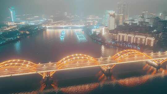 雨中柳州文惠桥与江上喷泉航拍延时
