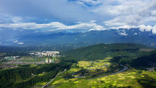 雨后蓝天白云下的山川大地视频素材模板下载