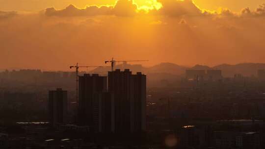 夕阳西下的在建楼盘