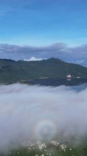 竖屏海上岛屿清晨云海