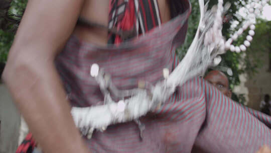 非洲坦桑尼亚色非洲马赛人穿传统服装跳舞唱歌