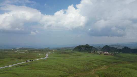 贵州山川阿西里西草原白云蓝天 