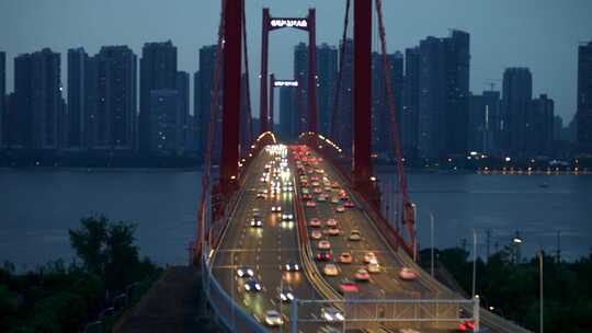 武汉鹦鹉洲长江大桥交通道路桥梁车流夜景