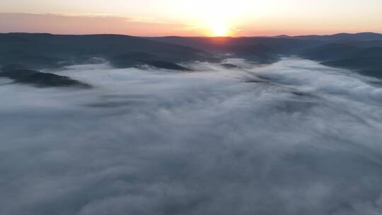 航拍高山云海日出