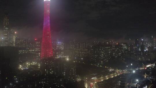 广州市中心广州塔夜景雨天航拍