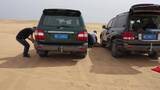 越野车穿越无人区 沙漠戈壁高清在线视频素材下载