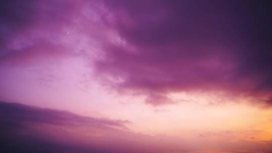 唯美晚霞彩霞傍晚黄昏云彩紫色天空梦幻云朵