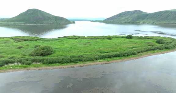 栈道湖泊草原生态