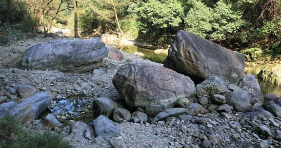 山涧岩石溪流 浙东小九寨