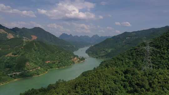 高山特高压输电线路山群