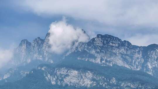 庐山五老峰云烟特写航拍延时