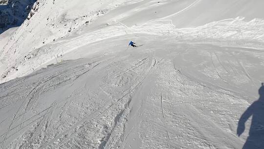 滑雪运动员极限运动高山滑雪