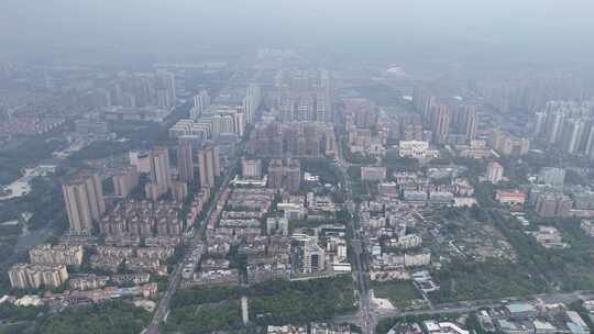 城市暴雨来临乌云密布航拍