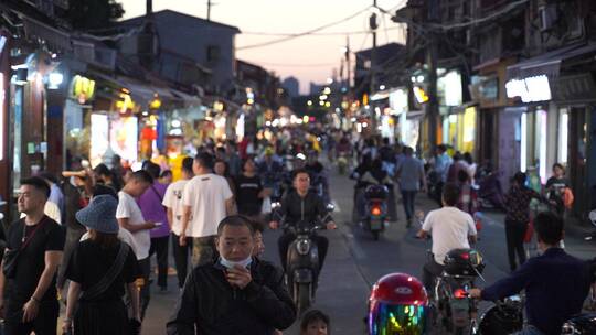 泉州西街小吃街人行街道步行街老街夜晚人流视频素材模板下载