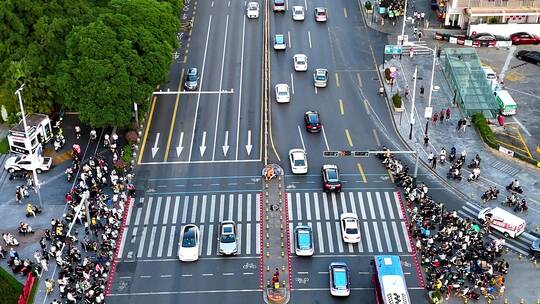 华强北路口车流、人流素材