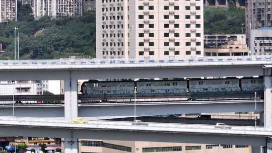 重庆地铁菜园坝大桥下穿过视频素材模板下载