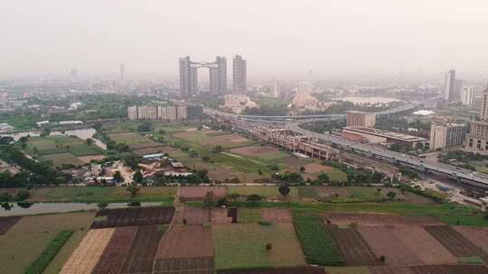 ITC Sonar Royal Bengal，JW万豪酒店的鸟瞰图。MAA立交桥、大气和特朗普大厦