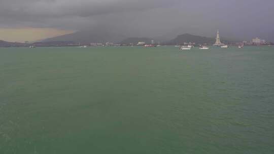 兰卡威海洋海岛下雨