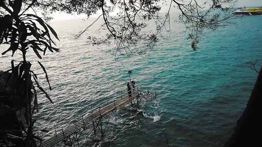 西环泳棚海边风景