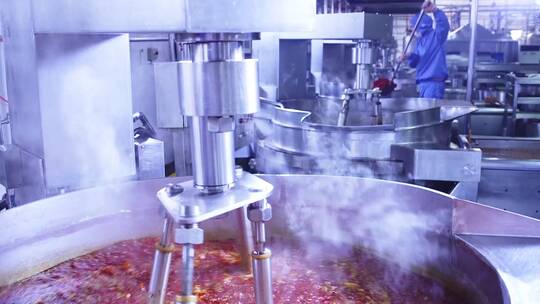 食品加工厂生产辣椒酱