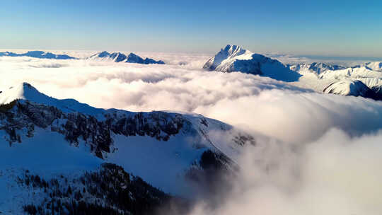 大气巍峨雪山航拍大景