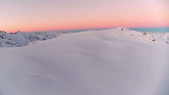 航拍山脉雪山