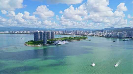 高视角航拍蓝天白云鸟瞰海南三亚凤凰岛全景